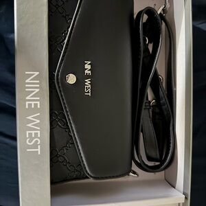 Nine West BOWIE MINI FLAP CROSSBODY BLACK